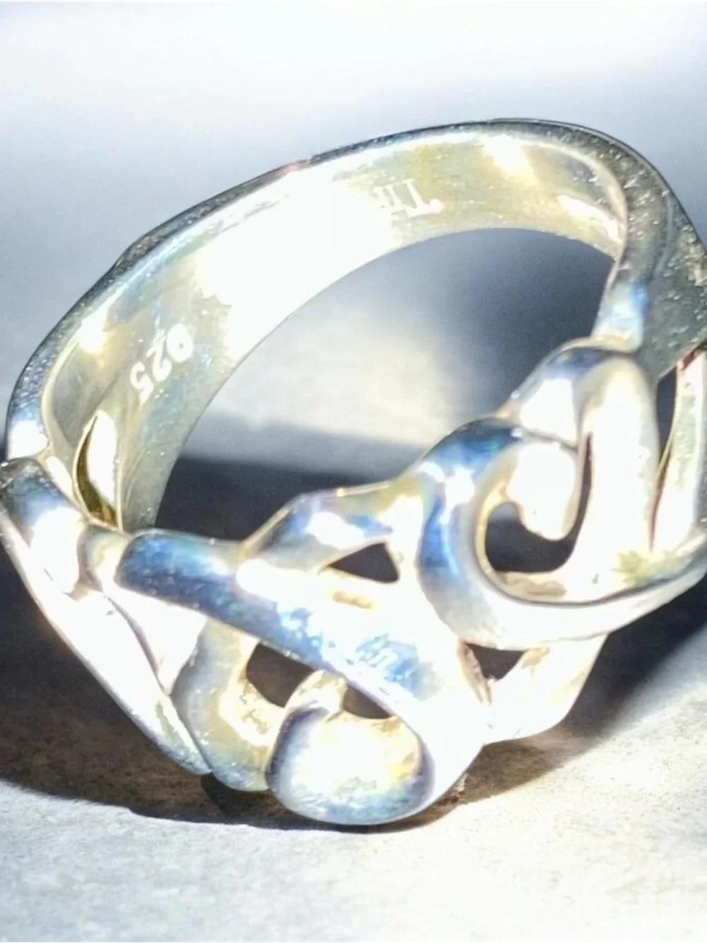 Tiffany & Co. Paloma Picasso Collection. Size 4 Sterling Silver 925.💍🩶💕